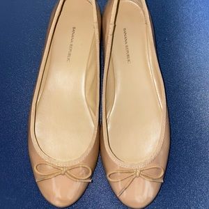Banana republic flats